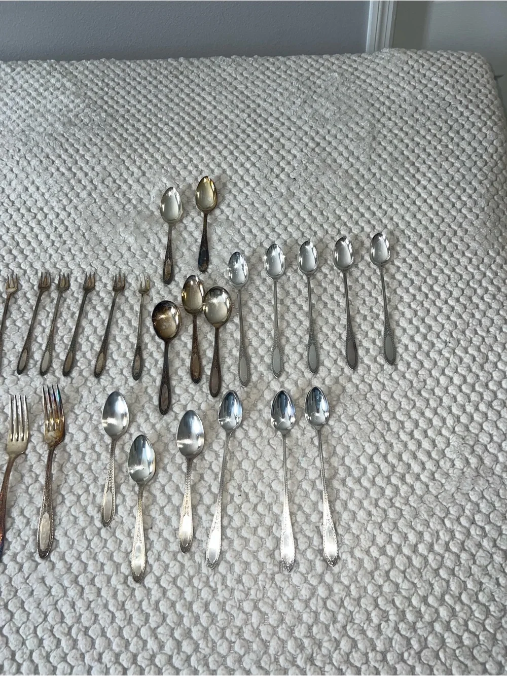 Wm Rogers Mfg  Dinner Set Spoons Forks Etc 1940's Flatware